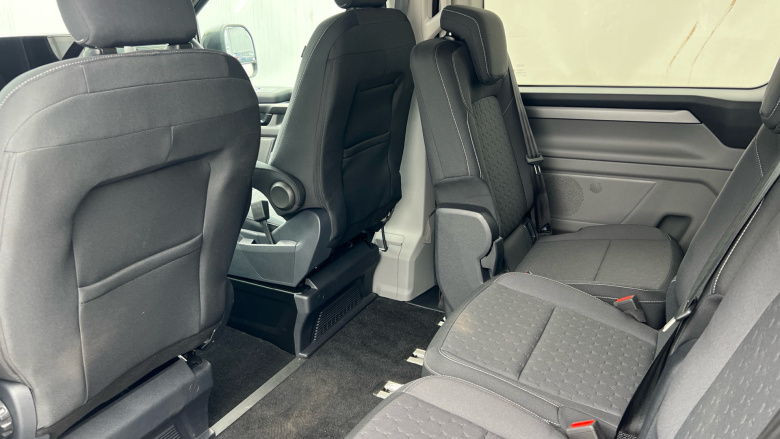 Ford Tourneo Custom 320 L1 Diesel Fwd 2.0 EcoBlue 136ps H1 Titanium 8 seater